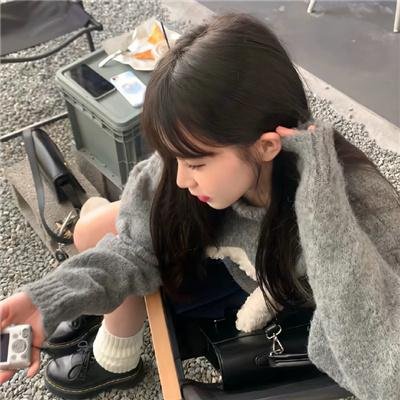 在那河畔青草青